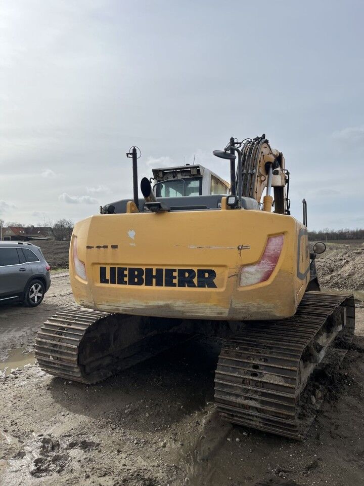 2012 Liebherr 916 crawler excavator, rear view