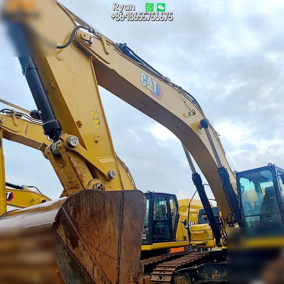2023 Caterpillar 352 crawler excavator, close-up of boom and bucket 2023 Caterpillar 352 crawler excavator, close-up of boom and bucket
