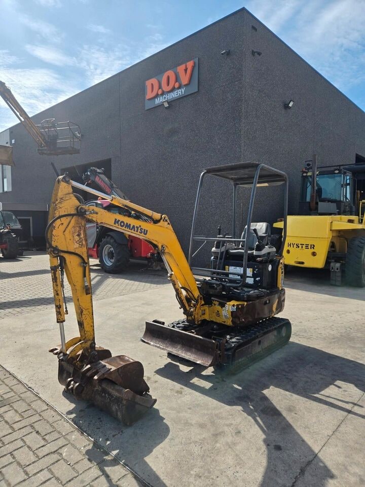 2016 Komatsu PC16R mini excavator, side view 2016 Komatsu PC16R mini excavator, side view