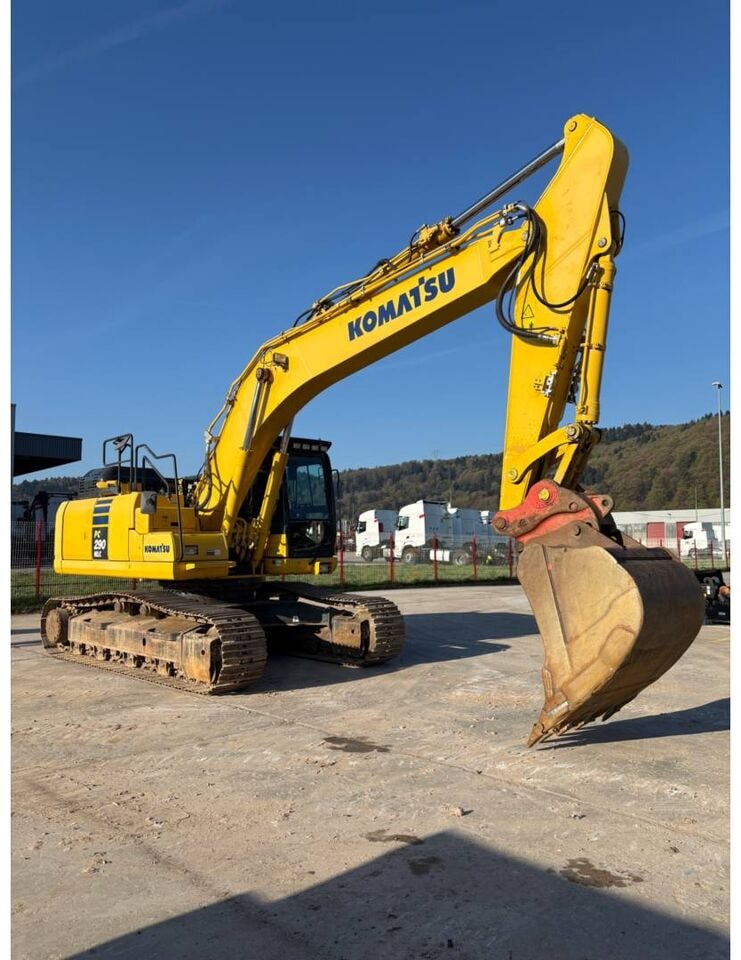 2018 Komatsu PC290NLC crawler excavator, side view 2018 Komatsu PC290NLC crawler excavator, side view
