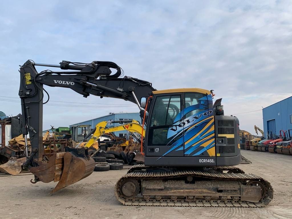 2018 Volvo ECR145EL crawler excavator side view 2018 Volvo ECR145EL crawler excavator side view