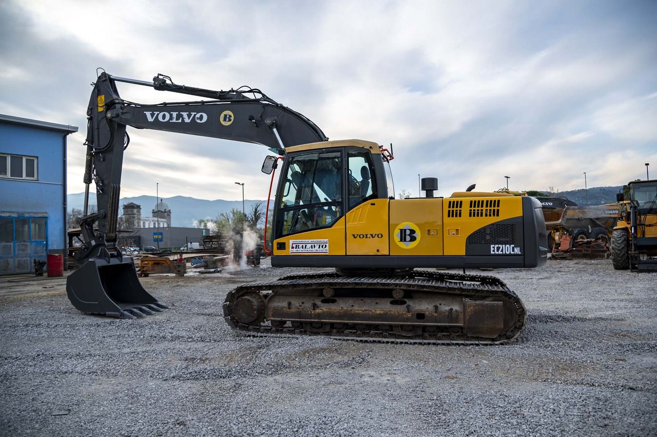 2009 Volvo EC210CNL crawler excavator, side view 2009 Volvo EC210CNL crawler excavator, side view