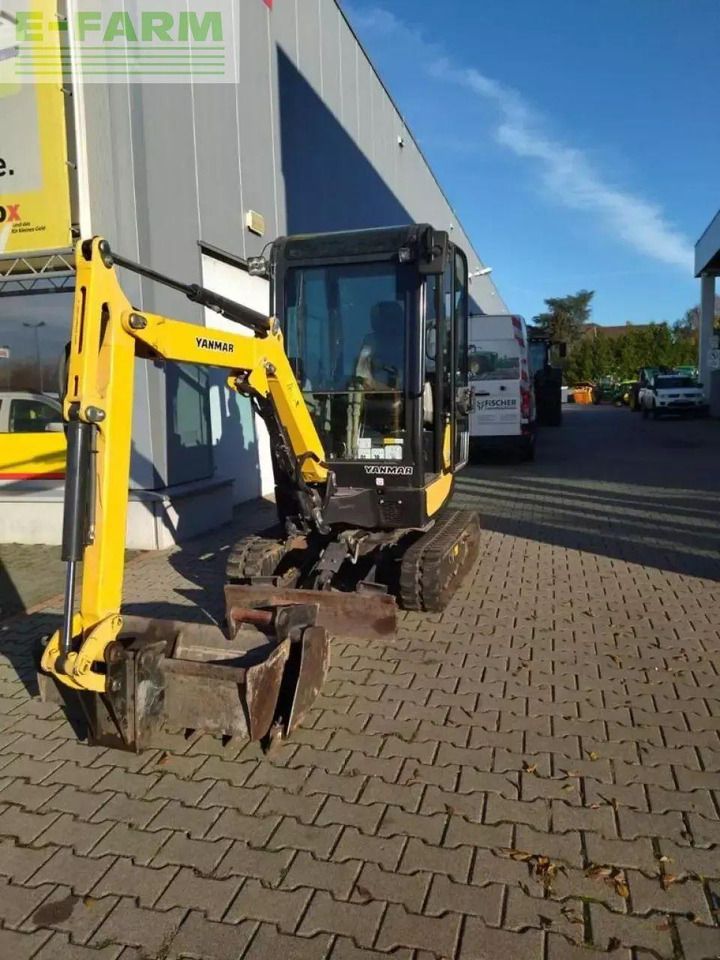2015 Yanmar SV18 mini excavator, front three-quarter view 2015 Yanmar SV18 mini excavator, front three-quarter view