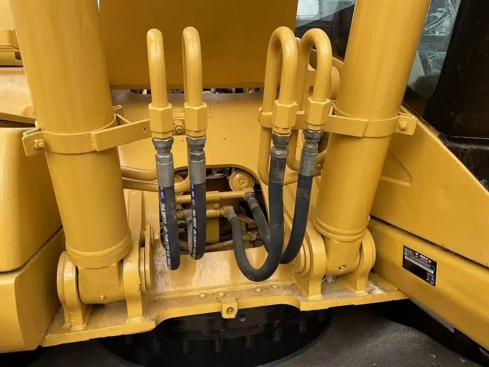 2021 Caterpillar 320C crawler excavator hydraulic boom cylinders 2021 Caterpillar 320C crawler excavator hydraulic boom cylinders