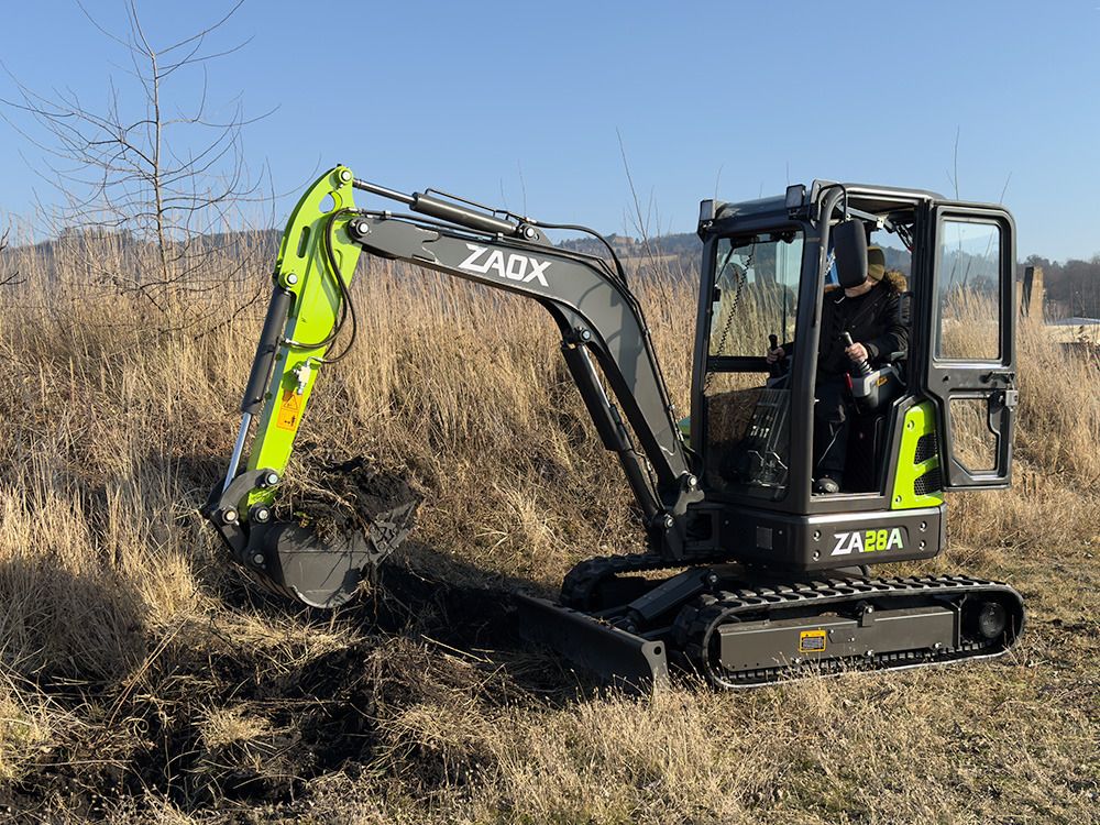 2025 Zaox ZA28A mini excavator side view