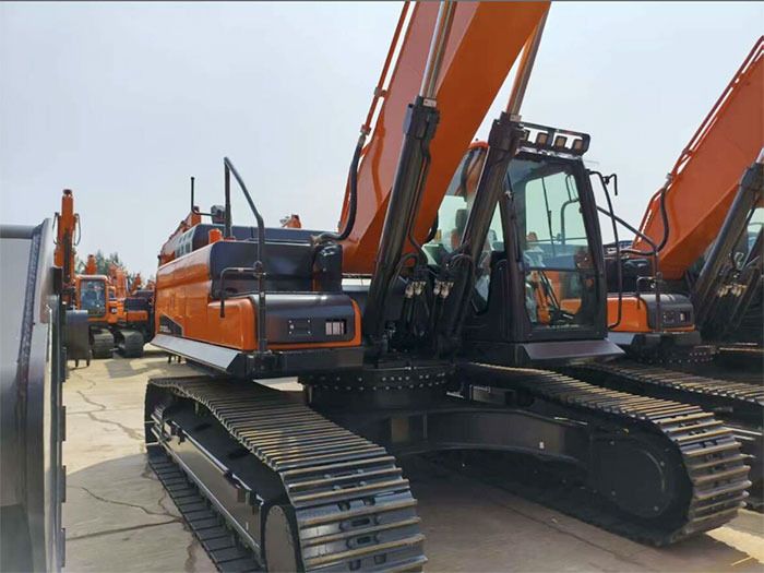 2026 Develon DX360LCA-7B crawler excavator, side view 2026 Develon DX360LCA-7B crawler excavator, side view