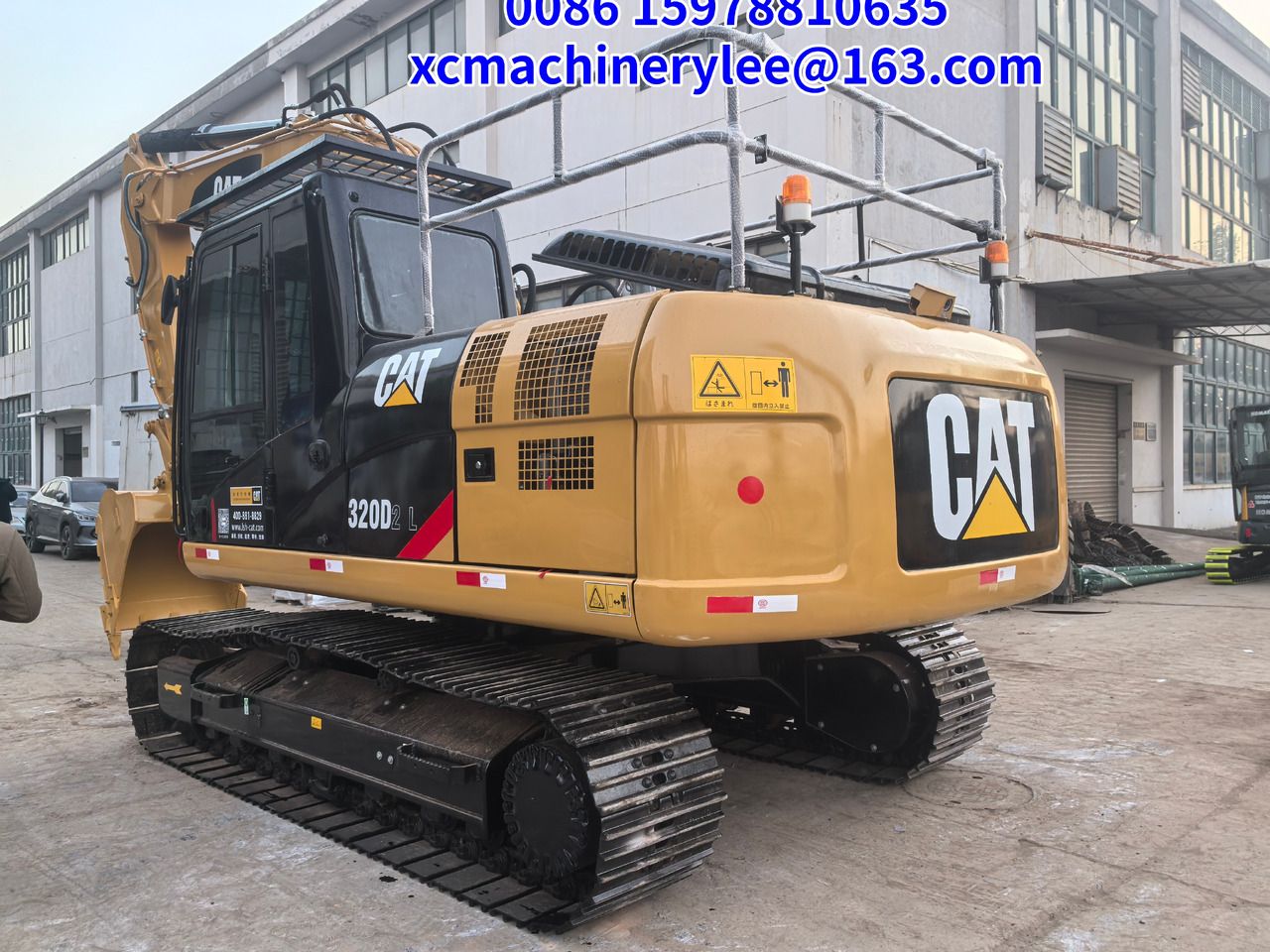 2023 Caterpillar 320D2L paletli ekskavatör arka üç çeyrek görünüm 2023 Caterpillar 320D2L paletli ekskavatör arka üç çeyrek görünüm
