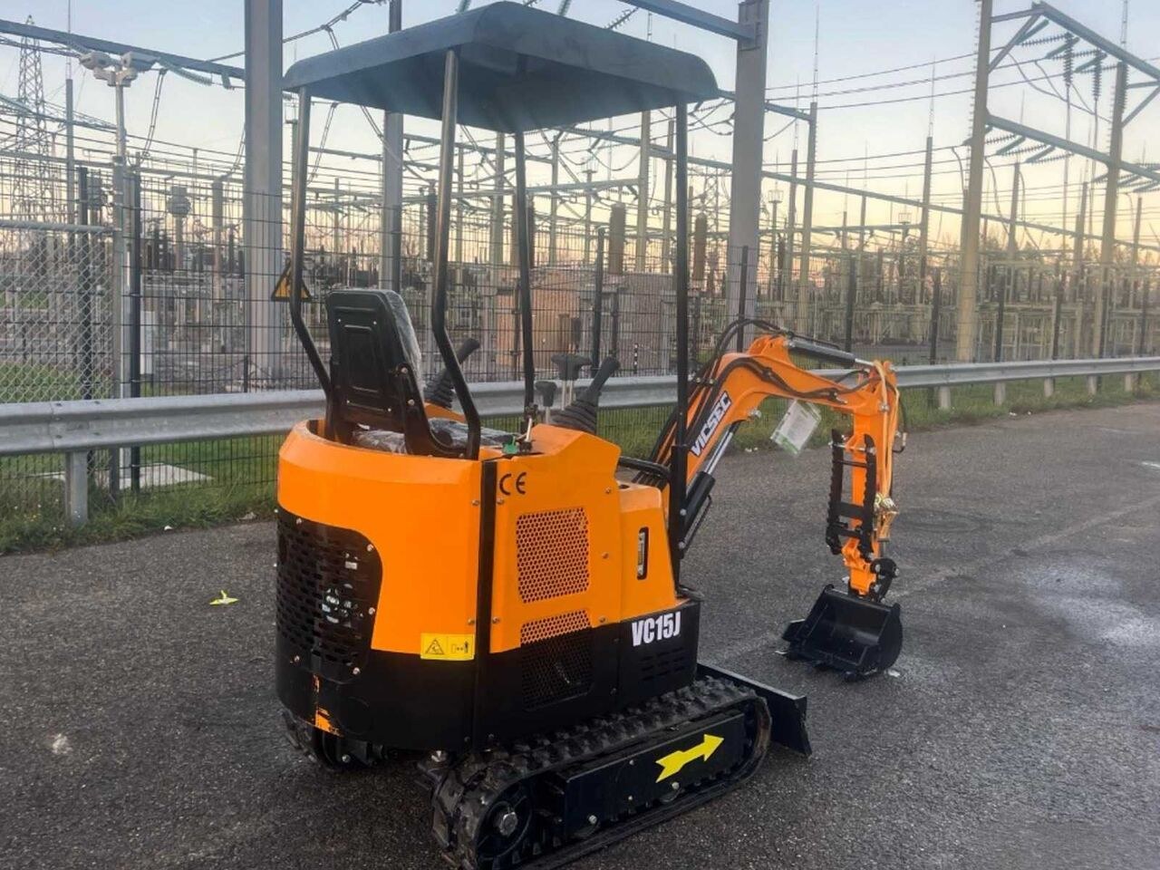 Vicsec 15-Y mini excavator, rear three-quarter view Vicsec 15-Y mini excavator, rear three-quarter view