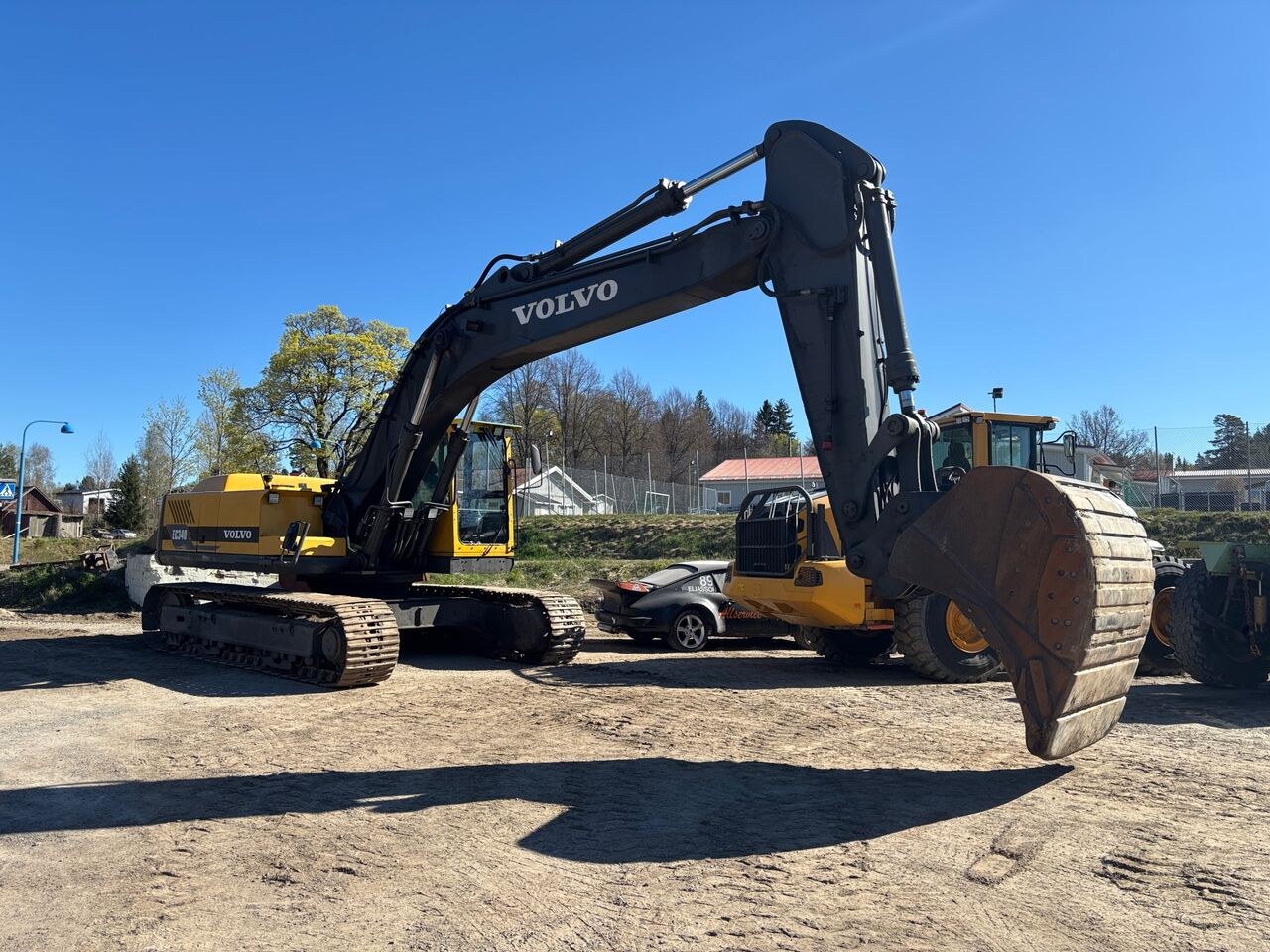 1998 Volvo EC340 excavator, side view