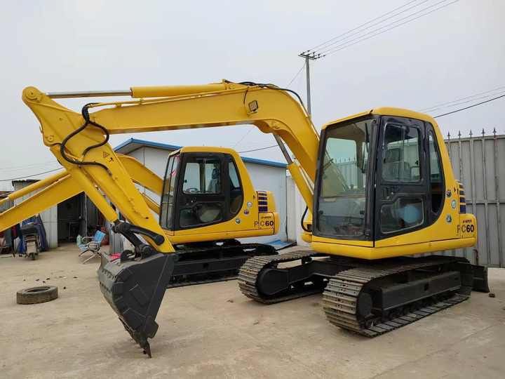 2023 Komatsu FC60 crawler excavator, side view 2023 Komatsu FC60 crawler excavator, side view