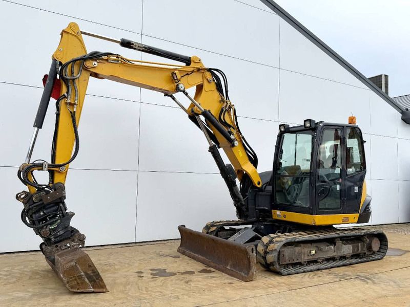 2015 Kubota KX080-4A mini excavator side view 2015 Kubota KX080-4A mini excavator side view