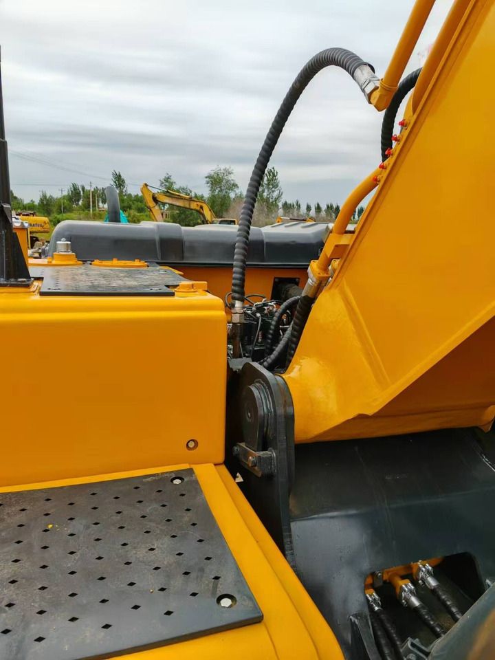 2022 Hyundai R220LC-9S crawler excavator upper structure detail