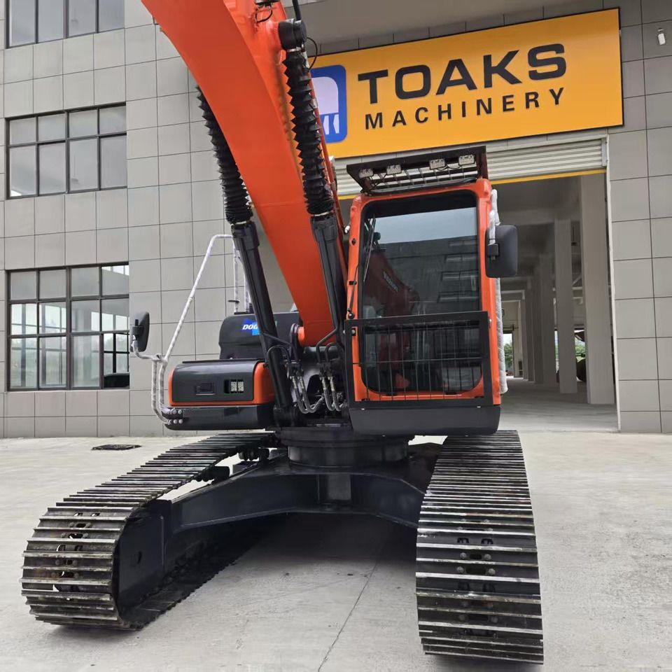 2024 Doosan DX225 crawler excavator front view 2024 Doosan DX225 crawler excavator front view