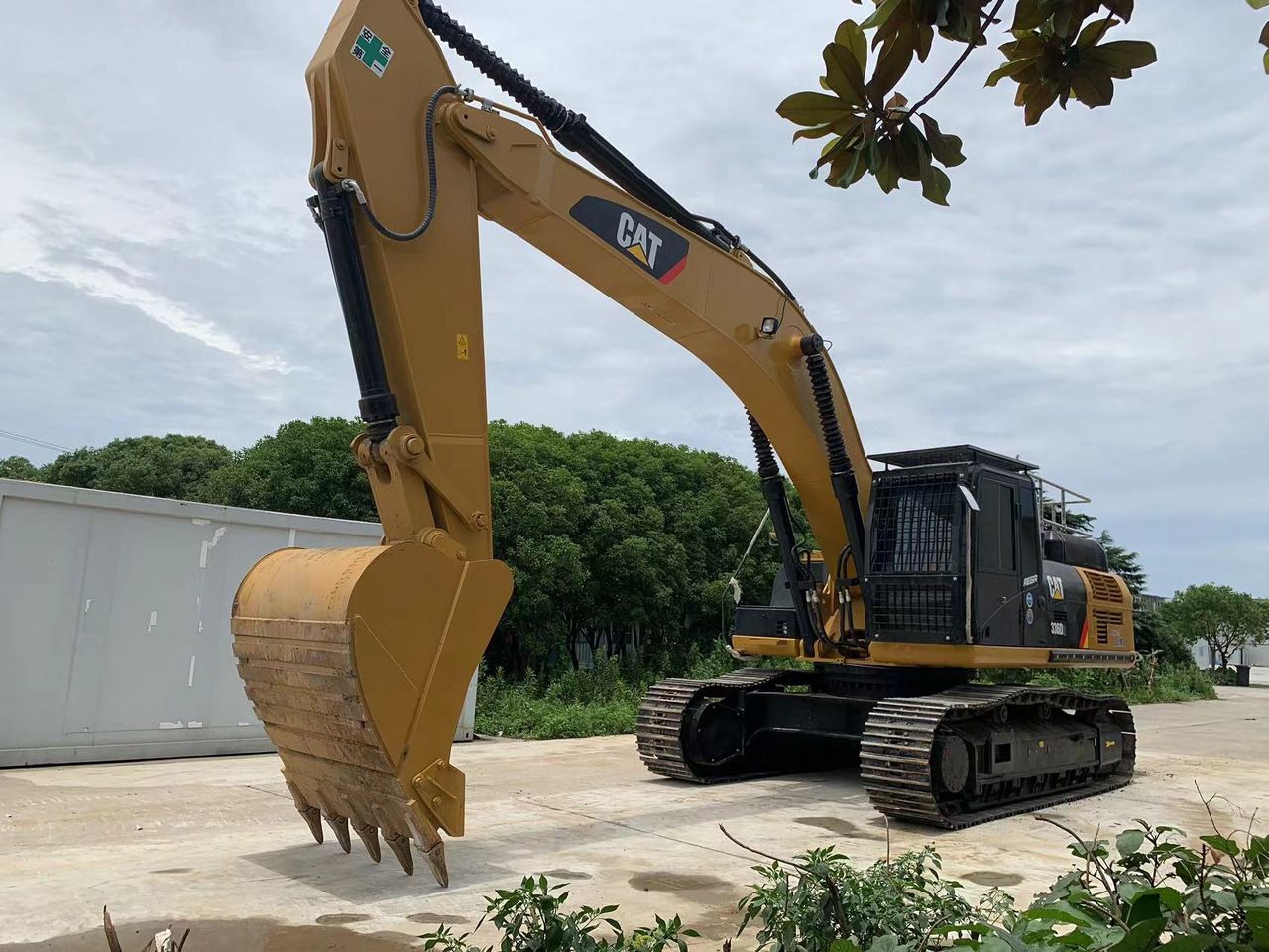 2023 Caterpillar 336D2 crawler excavator, side view