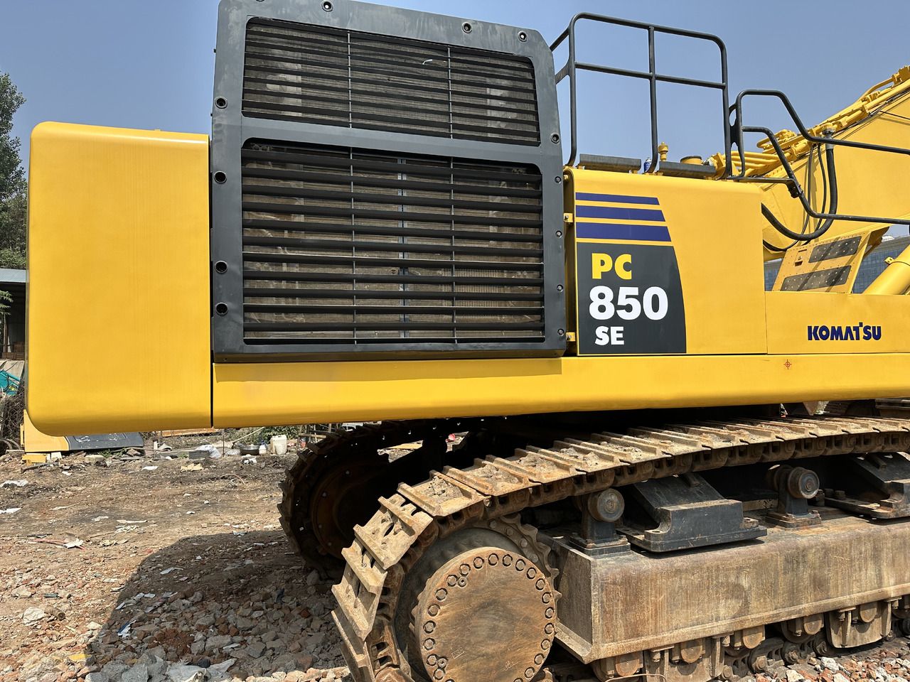 2019 Komatsu PC850 SE crawler excavator side view 2019 Komatsu PC850 SE crawler excavator side view