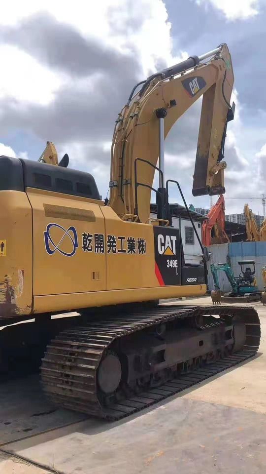 2018 Caterpillar 349E crawler excavator, side view