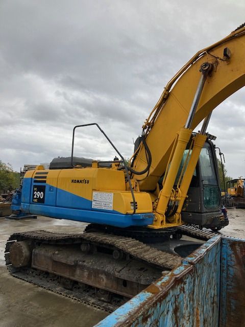 2007 Komatsu PC290NLC-8 crawler excavator, side view 2007 Komatsu PC290NLC-8 crawler excavator, side view