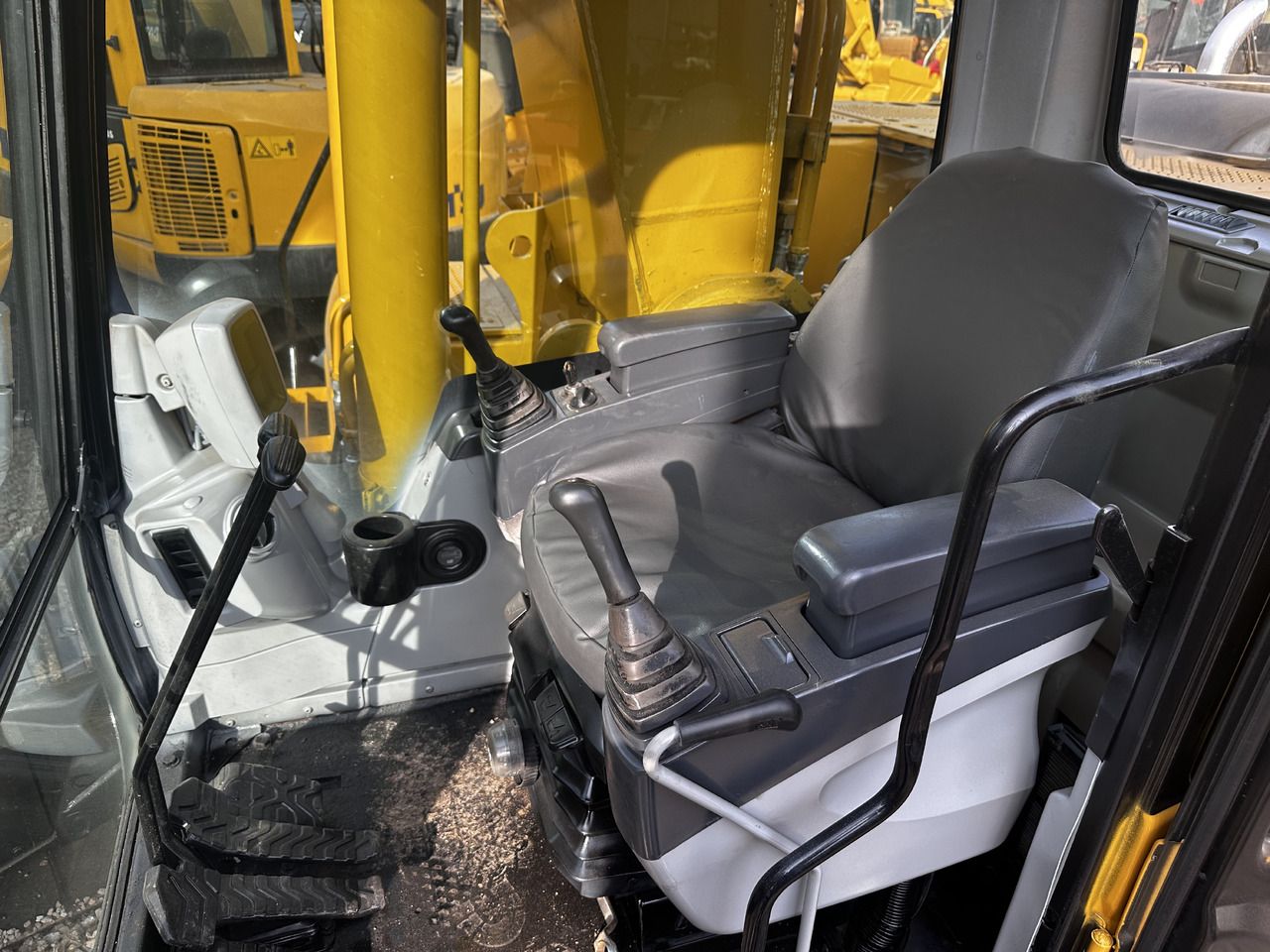 2021 Caterpillar 325CL Crawler Excavator interior cab view 2021 Caterpillar 325CL Crawler Excavator interior cab view