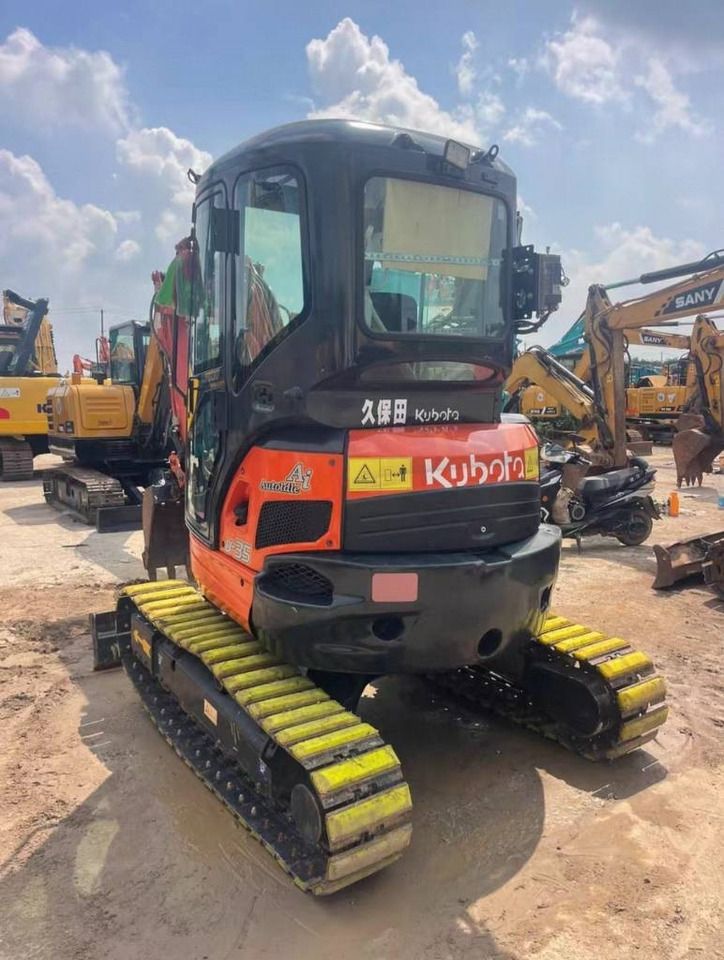 2023 Kubota U35 mini excavator rear view 2023 Kubota U35 mini excavator rear view