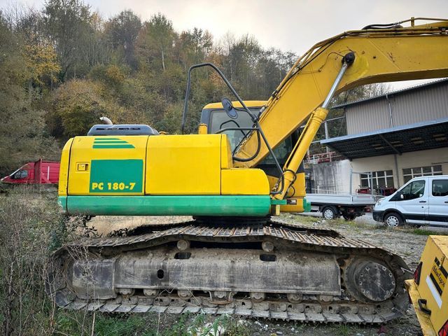 2006 Komatsu PC 180-7 crawler excavator, side view 2006 Komatsu PC 180-7 crawler excavator, side view