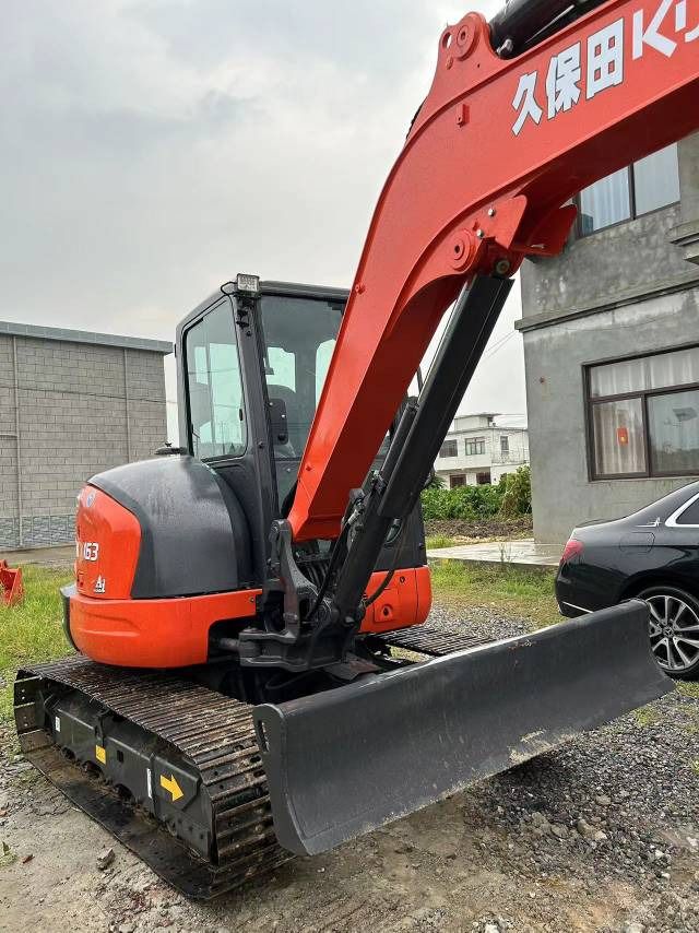 2022 Kubota KX163 mini excavator, front three-quarter view 2022 Kubota KX163 mini excavator, front three-quarter view