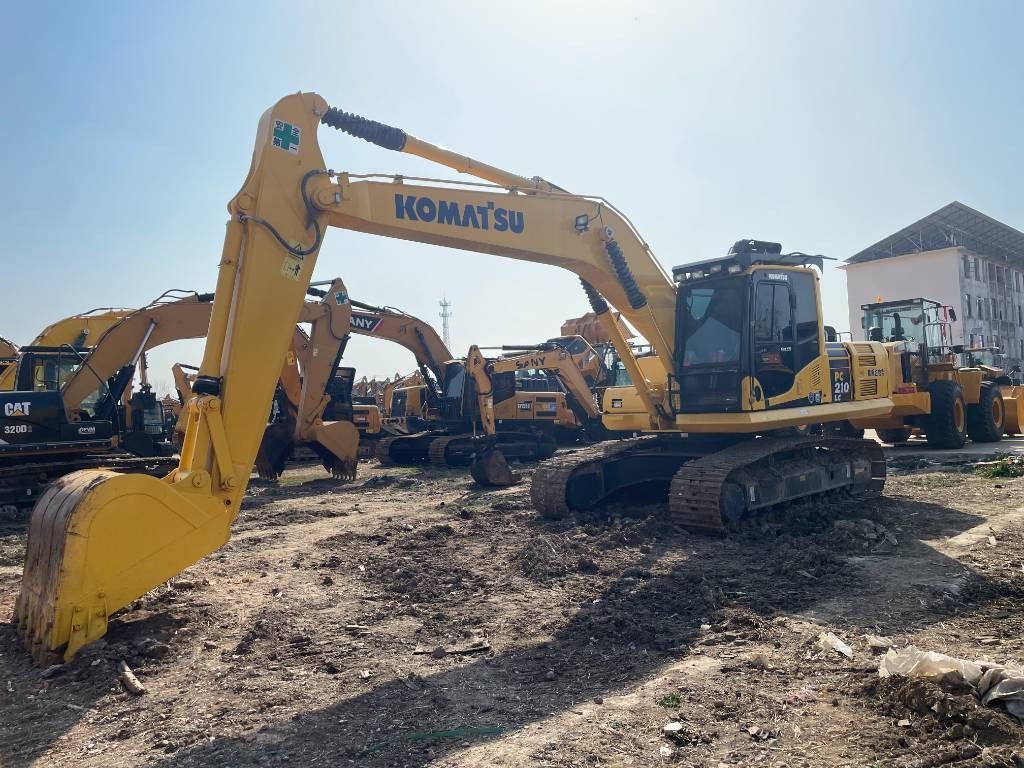 2024 Komatsu PC210 LC crawler excavator, side view 2024 Komatsu PC210 LC crawler excavator, side view