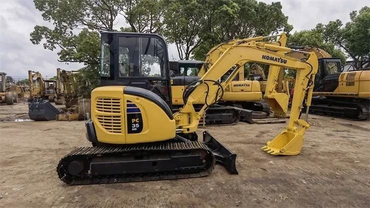 2020 Komatsu PC35 MR mini excavator, side view 2020 Komatsu PC35 MR mini excavator, side view