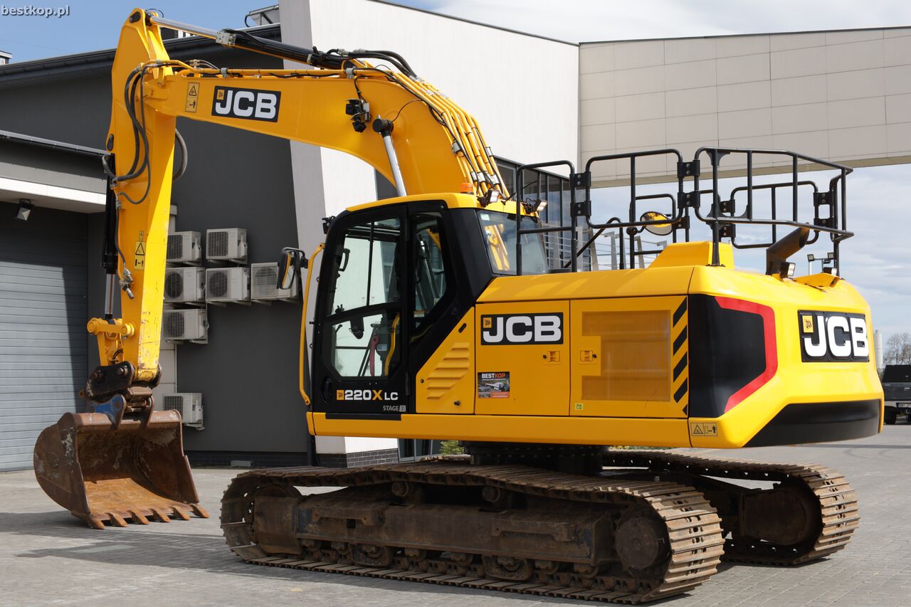 2022 JCB 220X LC crawler excavator, side view 2022 JCB 220X LC crawler excavator, side view