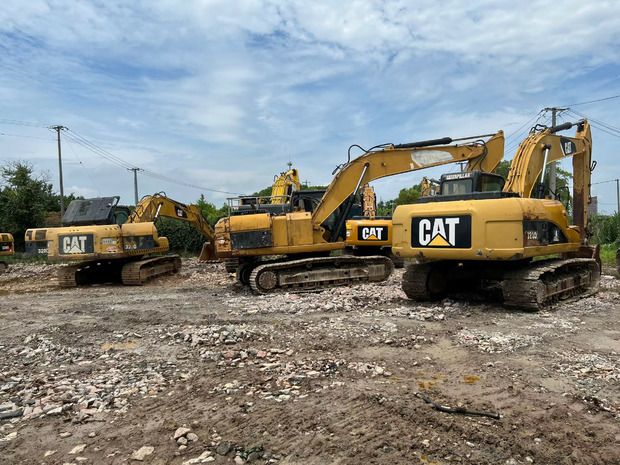 Caterpillar 320D Raupenbagger (2020), Rückansicht Dreiviertel Caterpillar 320D Raupenbagger (2020), Rückansicht Dreiviertel