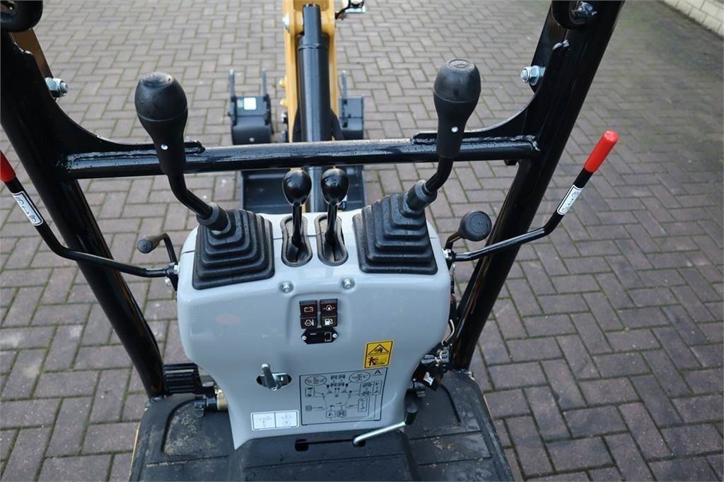 2021 Caterpillar 300.9D Miniescavatore