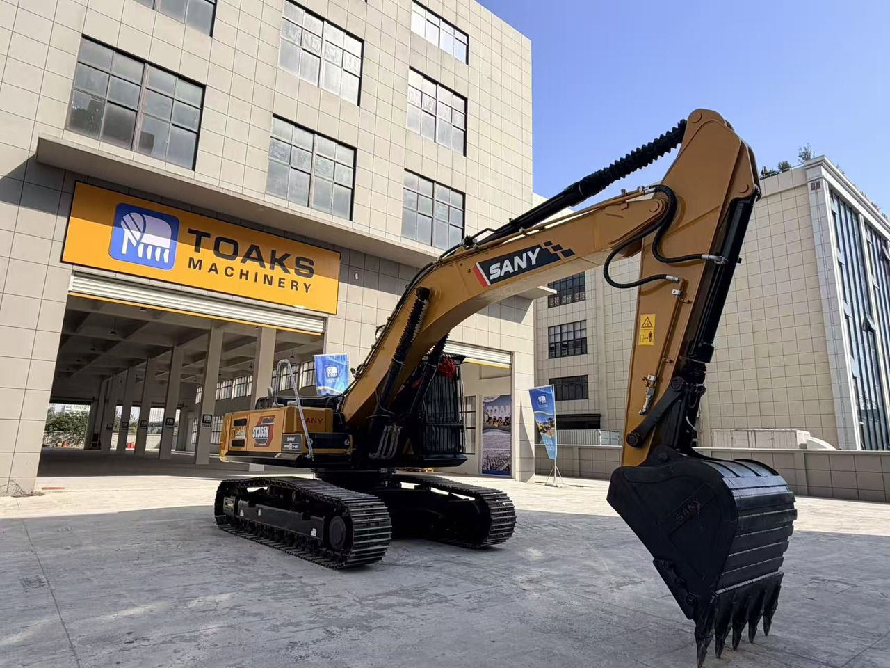 2024 Sany SY365H crawler excavator, side profile view 2024 Sany SY365H crawler excavator, side profile view