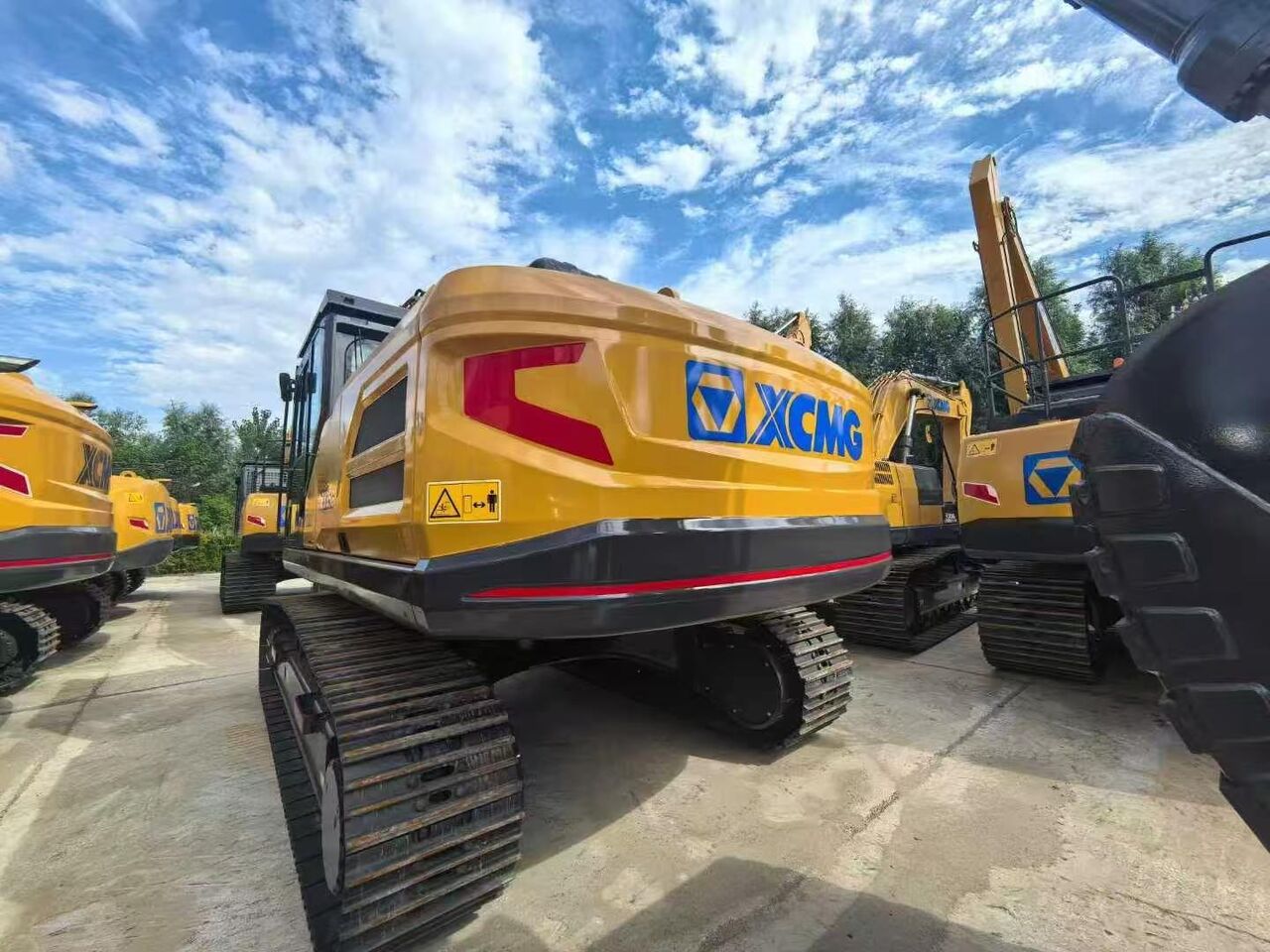 2026 XCMG XE335G crawler excavator rear view 2026 XCMG XE335G crawler excavator rear view