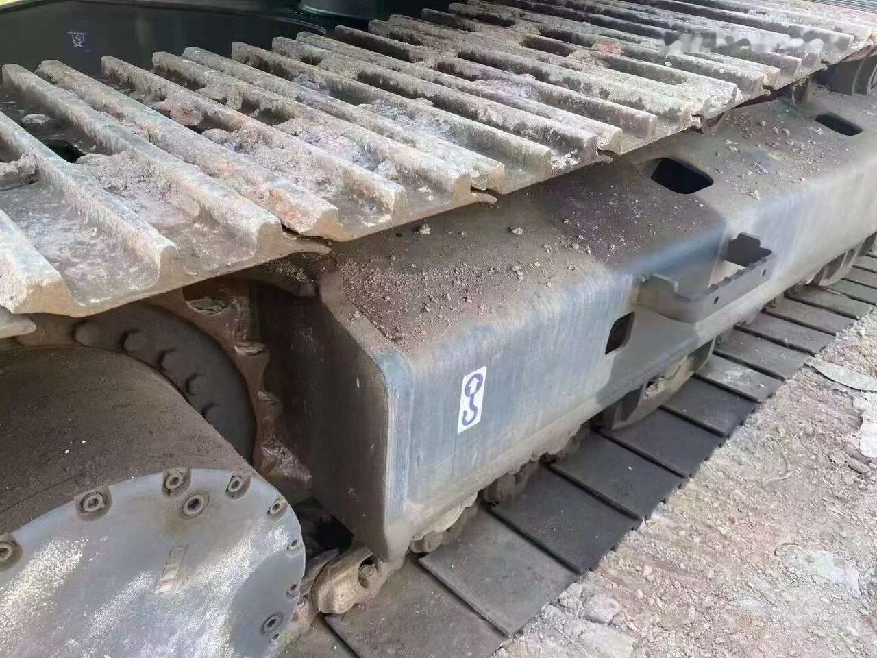 2018 Kobelco SK210D crawler excavator track assembly detail 2018 Kobelco SK210D crawler excavator track assembly detail