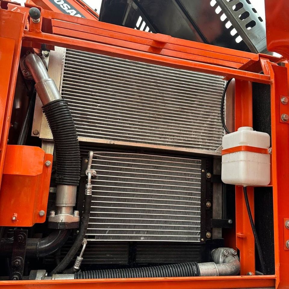 2024 Doosan DX225LC-9C crawler excavator engine compartment view 2024 Doosan DX225LC-9C crawler excavator engine compartment view