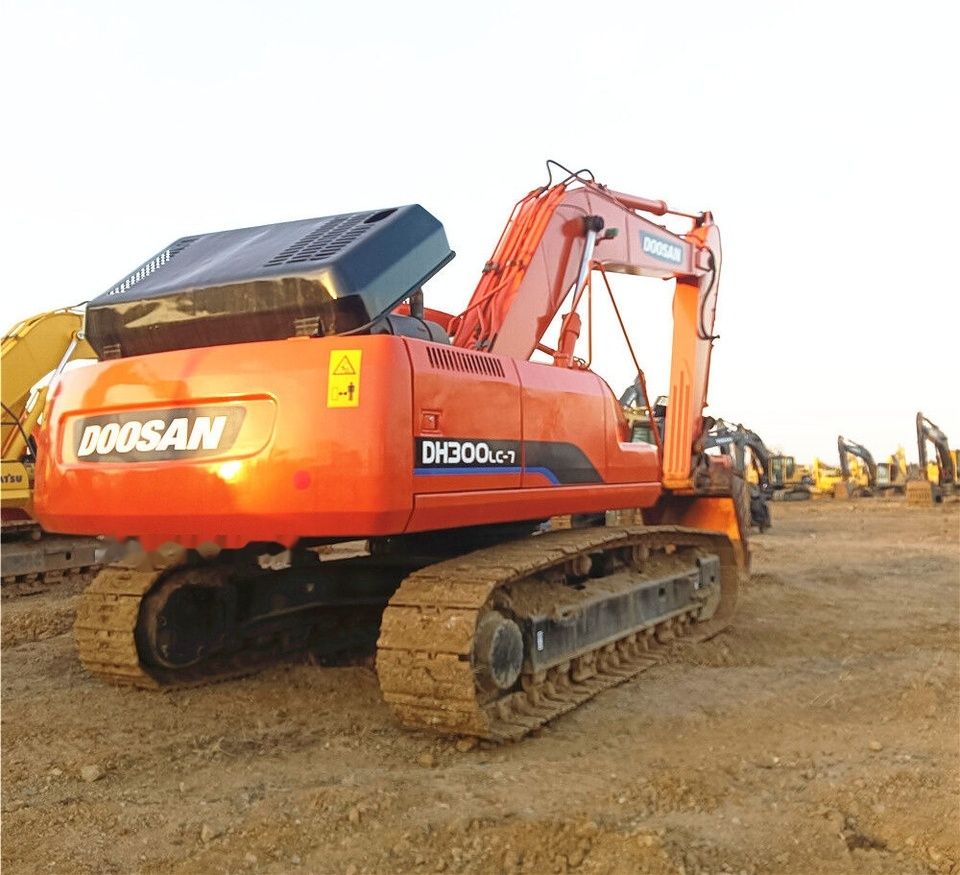 2017 Doosan DH300LC-7 crawler excavator, rear three-quarter view 2017 Doosan DH300LC-7 crawler excavator, rear three-quarter view