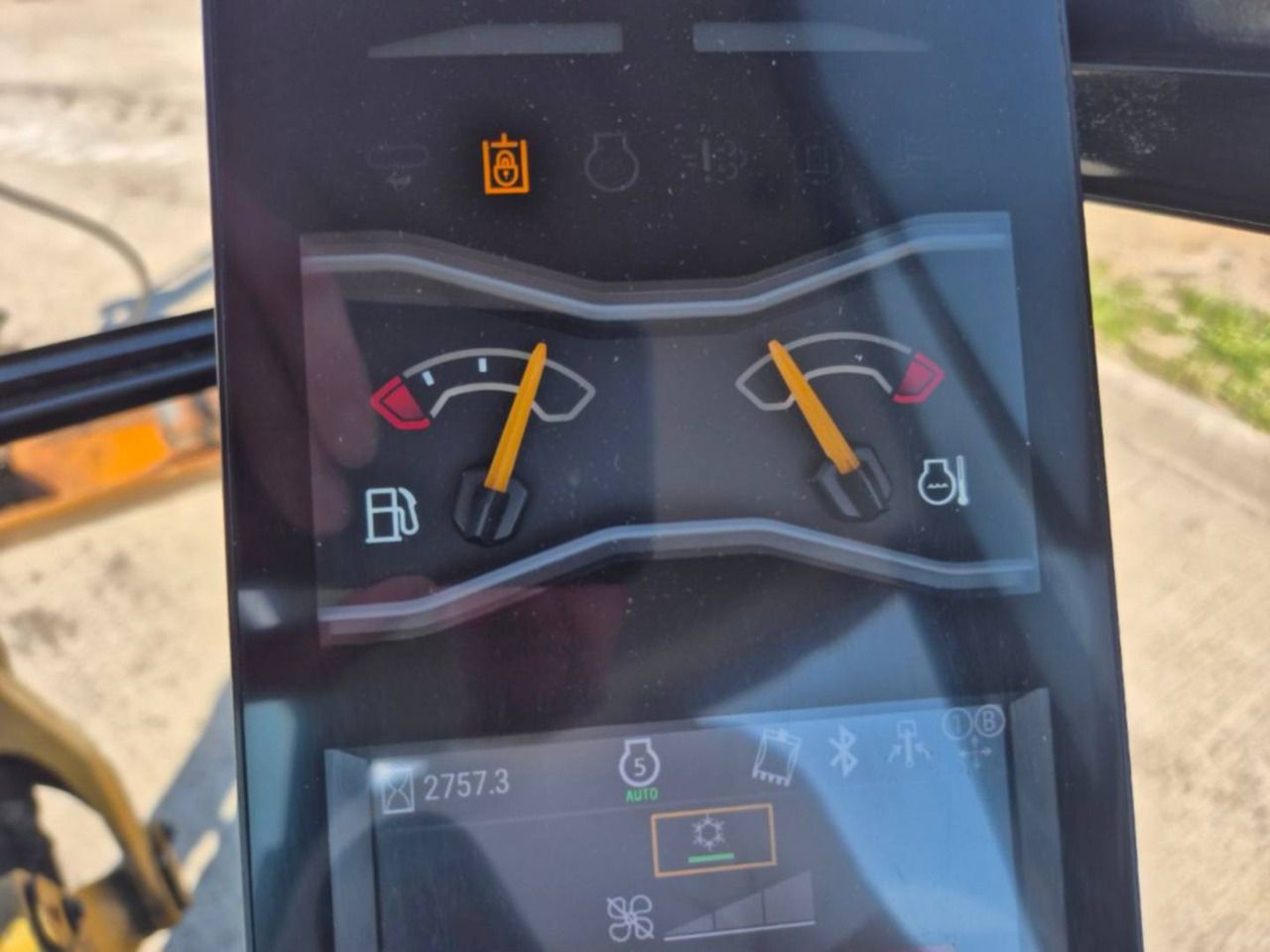 2020 Caterpillar 301.8 Crawler Excavator digital instrument cluster view 2020 Caterpillar 301.8 Crawler Excavator digital instrument cluster view