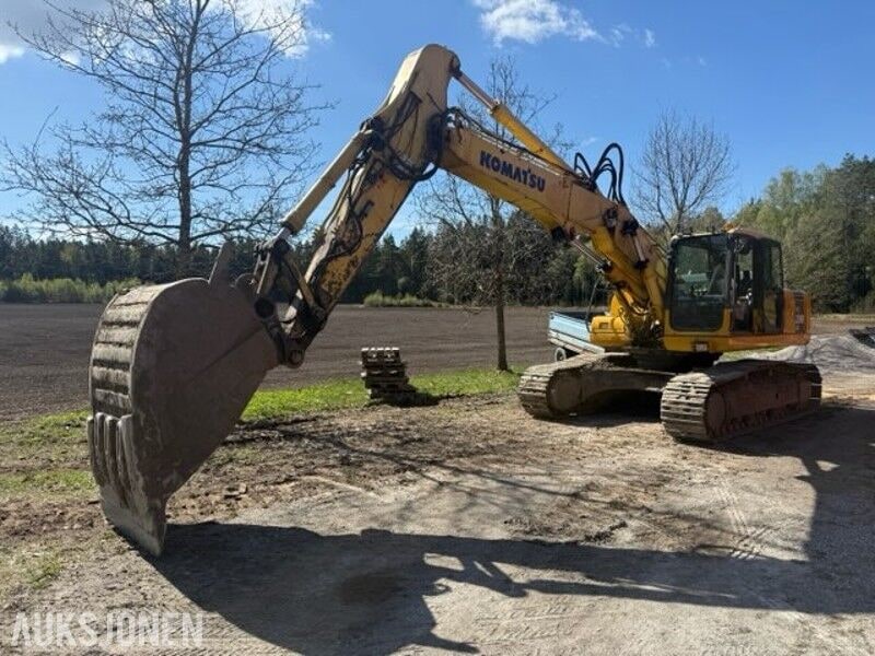 2003 Komatsu PC290LC-7K crawler excavator, side view