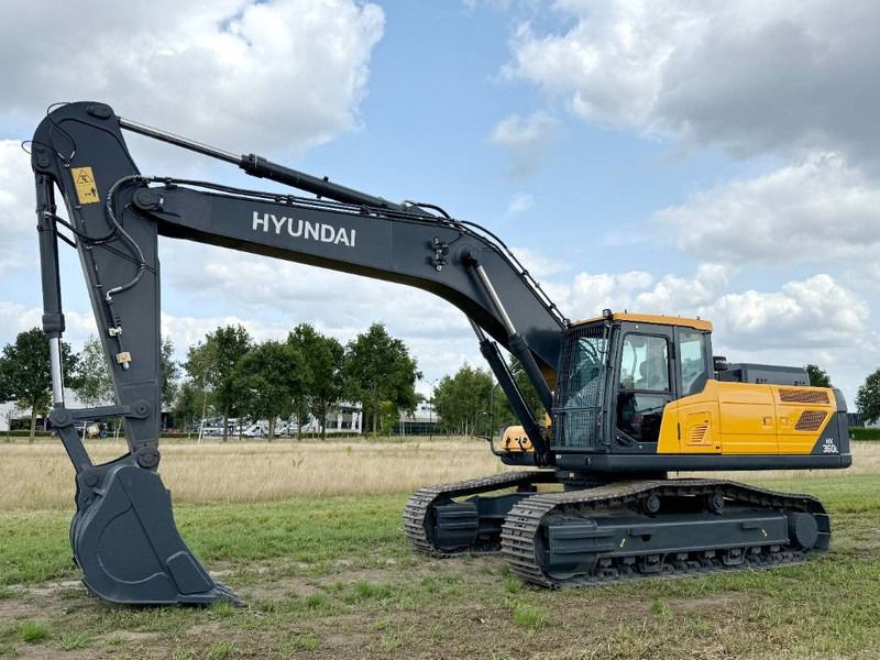 2025 Hyundai HX360L crawler excavator side view 2025 Hyundai HX360L crawler excavator side view