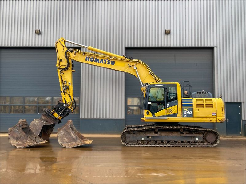 2014 Komatsu PC240LC-10 crawler excavator side view