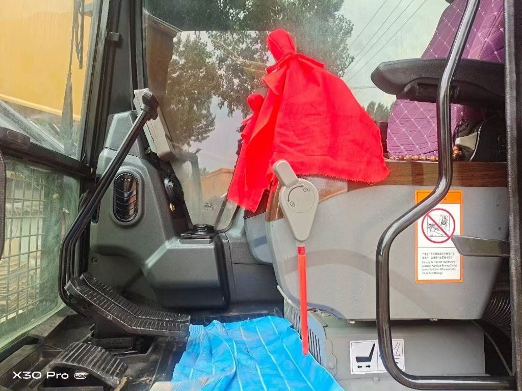 2023 Sany SY215-9 crawler excavator interior cab view 2023 Sany SY215-9 crawler excavator interior cab view