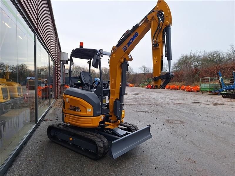 XCMG XE27E mini excavator, side view XCMG XE27E mini excavator, side view