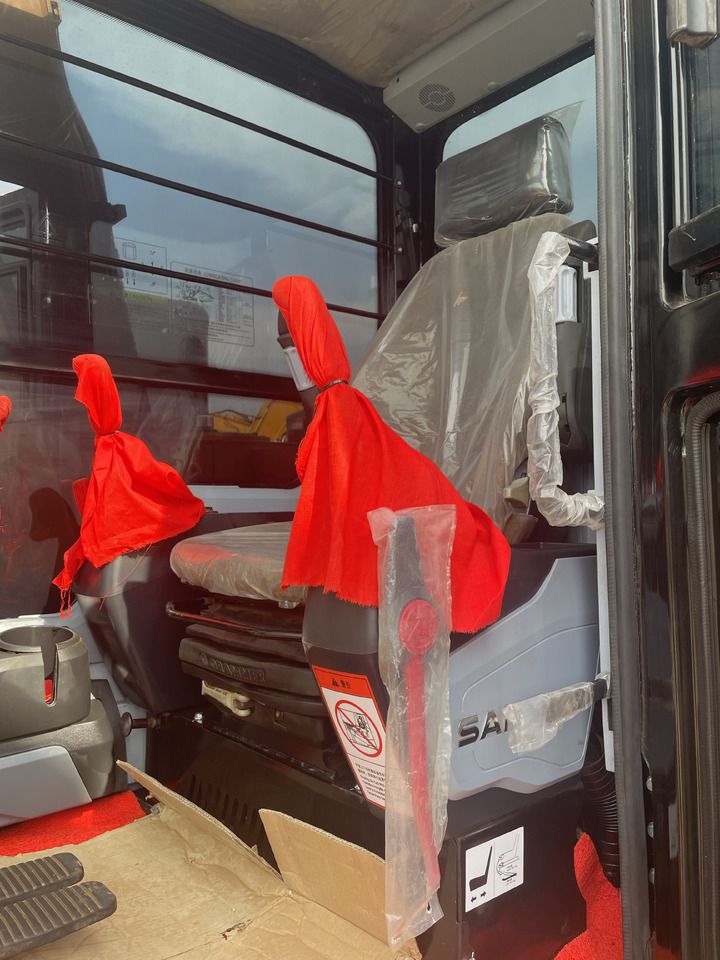 2024 Sany SY75C Crawler Excavator interior view 2024 Sany SY75C Crawler Excavator interior view