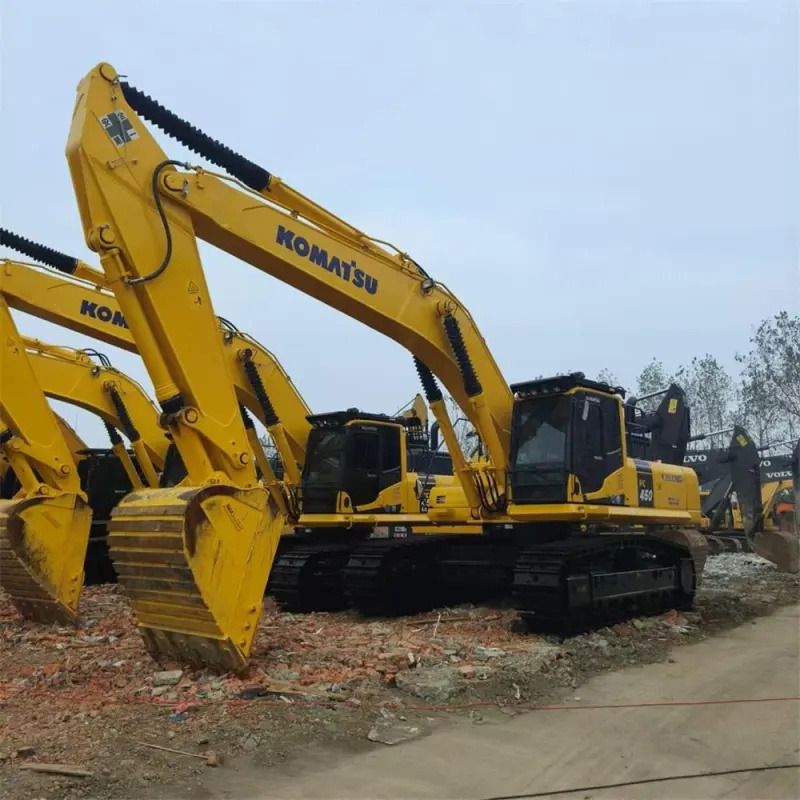Komatsu PC450 crawler excavator, side view Komatsu PC450 crawler excavator, side view
