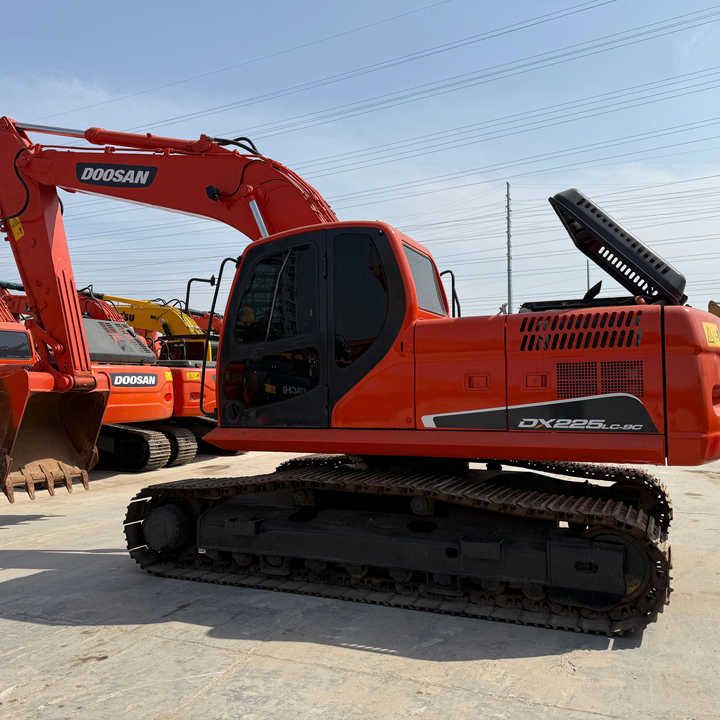2022 Doosan DX225LC-9C crawler excavator side view