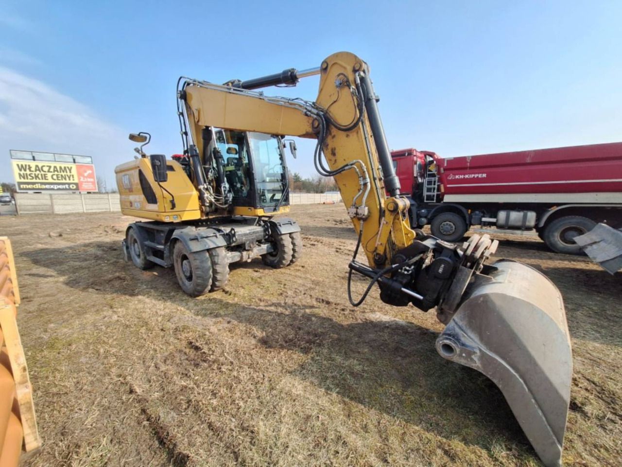 2021 Caterpillar M316 wheel excavator, front three-quarter view 2021 Caterpillar M316 wheel excavator, front three-quarter view