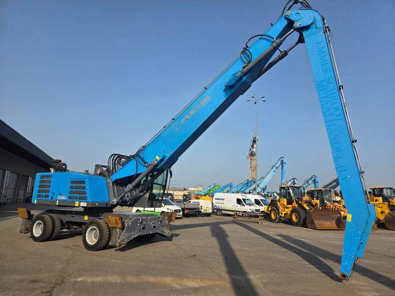 2017 Fuchs MHL350F material handler, side view 2017 Fuchs MHL350F material handler, side view