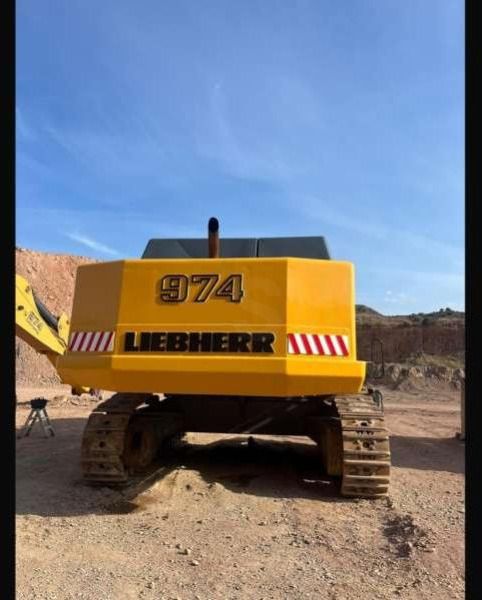 2002 Liebherr 974 crawler excavator, rear view 2002 Liebherr 974 crawler excavator, rear view