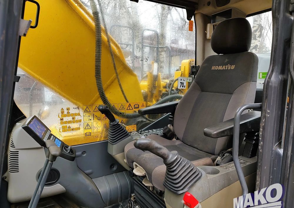 2015 Komatsu PC290LC-10 crawler excavator cab interior view 2015 Komatsu PC290LC-10 crawler excavator cab interior view