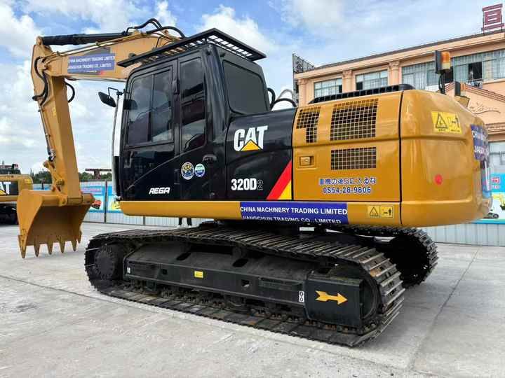 2024 Caterpillar 320D2 Raupenbagger, hintere Dreiviertelansicht