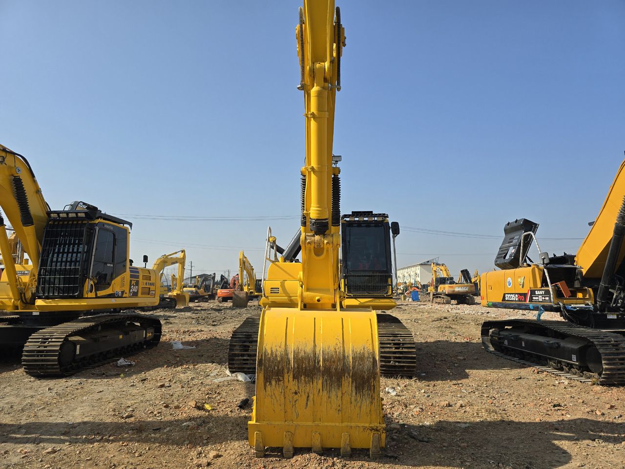 2025 Komatsu PC240-8 crawler excavator, front view 2025 Komatsu PC240-8 crawler excavator, front view